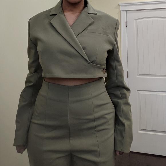 NWT OAK + FORT Cropped Blazer Discontinued - Picture 5 of 6